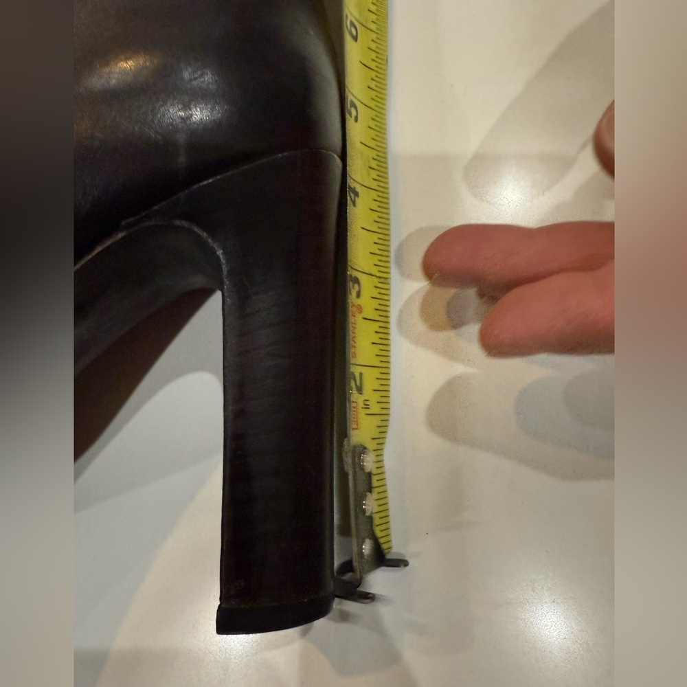 Elegant Black Knee-High Leather Boots TOM FORD LEATHER SIZE 37 - Picture 10 of 13